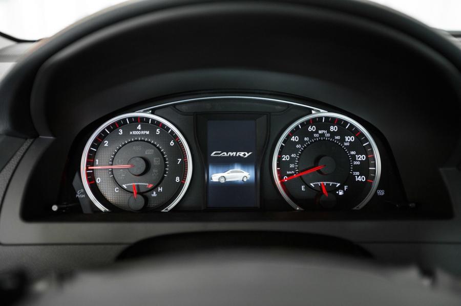  Toyota Camry 2015 года  (фото 74 из 78)